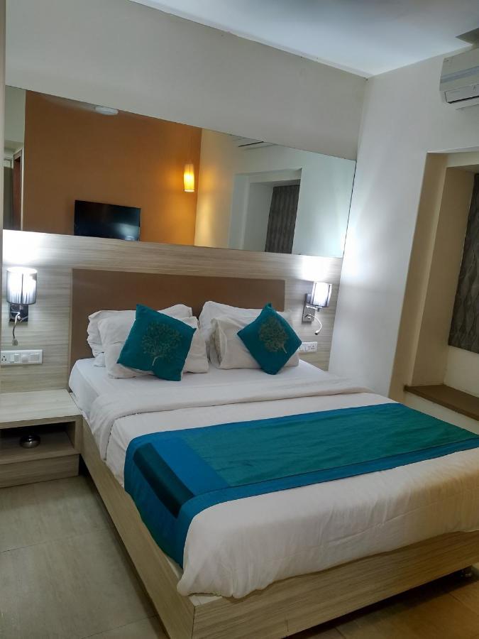 מומביי Apollo Guest House מראה חיצוני תמונה