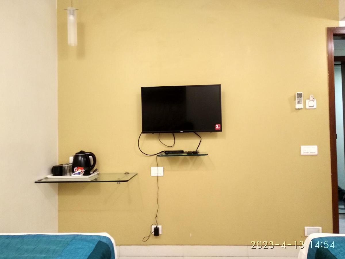 מומביי Apollo Guest House מראה חיצוני תמונה